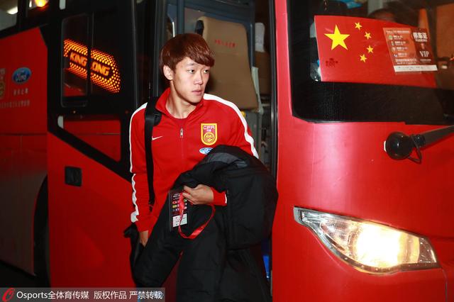 影片讲述了退休校长年夜吉爷爷在老伴先一步分开人世后，和猫咪小玉一人一猫相依为命的老年糊口。